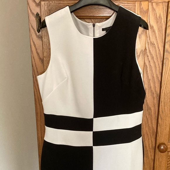 Ann Taylor black/white knee length dress.  Size 6 - Picture 1 of 8